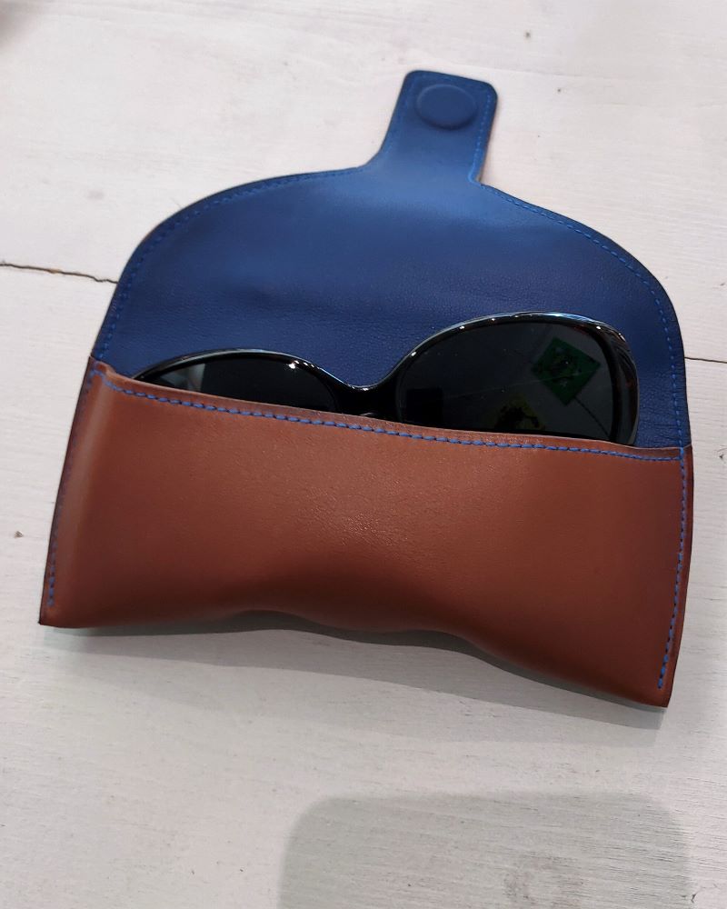 Etui à lunettes avec porte-cartes en cuir fauve