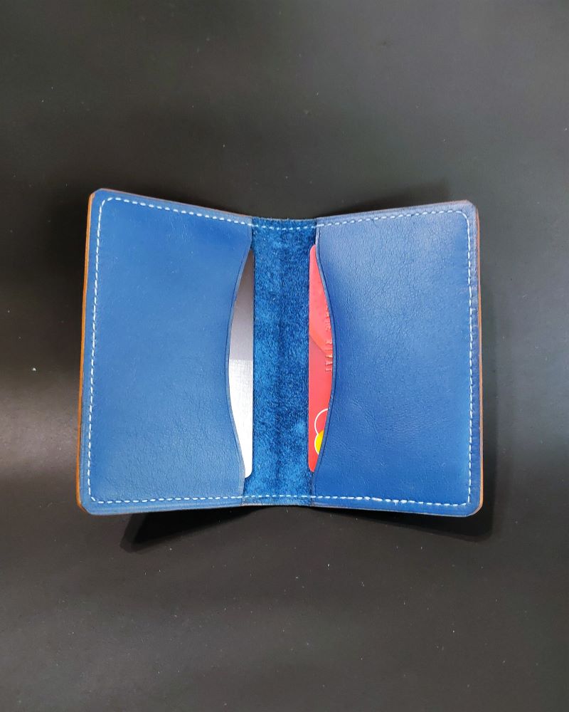 Porte cartes bancaire en cuir bleu maroquinerie Lyon