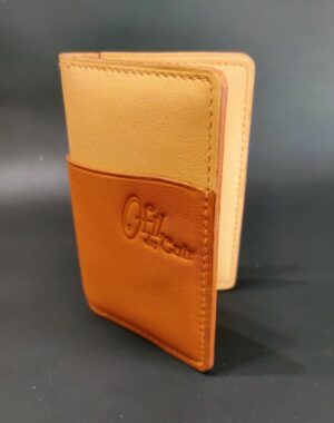 Porte cartes bancaire en cuir camel accessoire de maroquinerie Lyon artisanat d'art français