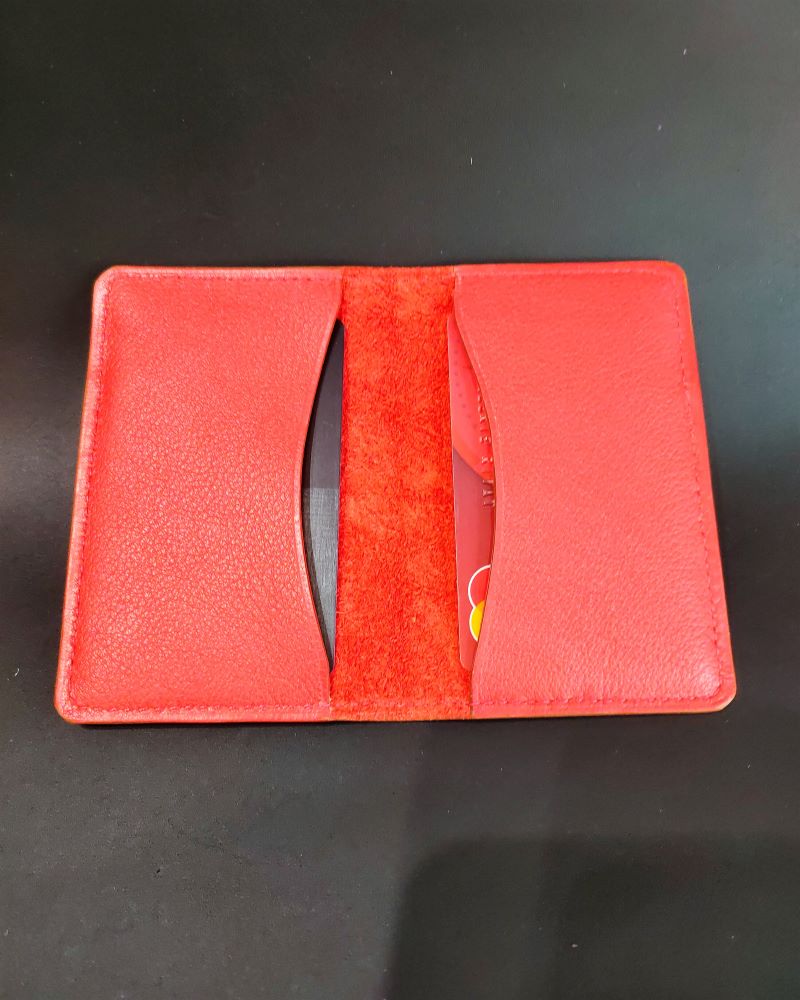 Porte cartes bancaire en cuir rouge maroquinerie Lyon artisanat français