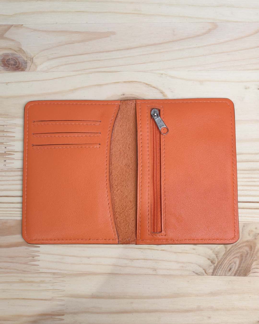Porte cartes bancaire en cuir avec poche carte d'identité et billets en cuir orange fabriqué à la main