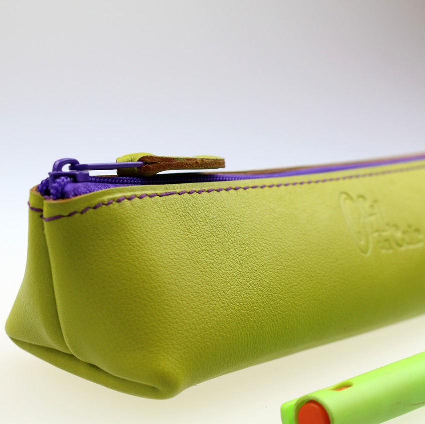 Trousse stylos maquillage cuir maroquinerie Lyon vert anis