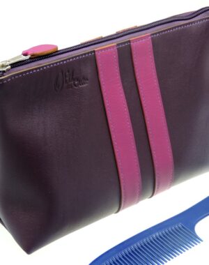 Trousse toilette beauté voyage maroquinerie Lyon cuir aubergine fuchsia