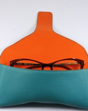 etui lunettes soleil cuir bleu turquoise maroquinerie lyon accessoires