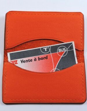 porte ticket cuir metro bus paris lyon maroquinerie rouge orange accessoire