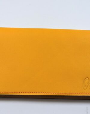 Protège chéquier cuir accessoire maroquinerie Lyon cuir jaune orangé