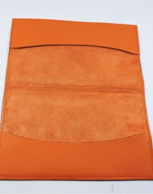 Protège chéquier cuir accessoire maroquinerie Lyon cuir orange femme