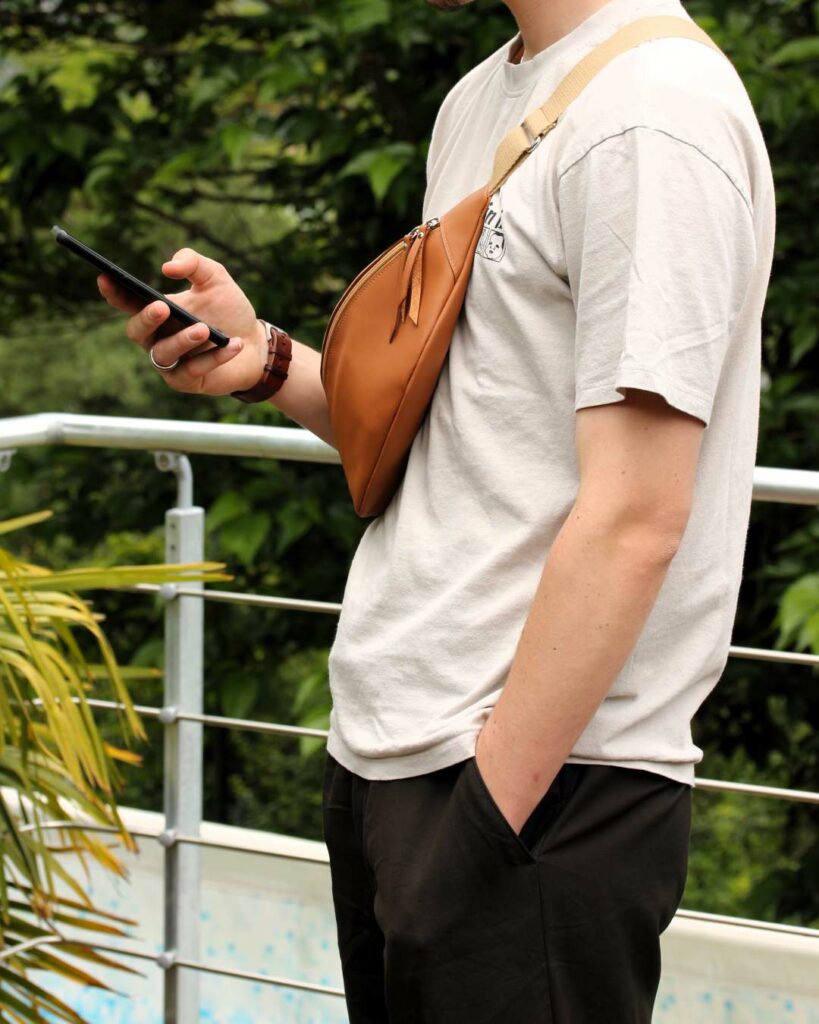 Sac banane en cuir souple camel ofilducuir fait main