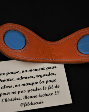 Marque page cuir orange magnétique ofilducuir