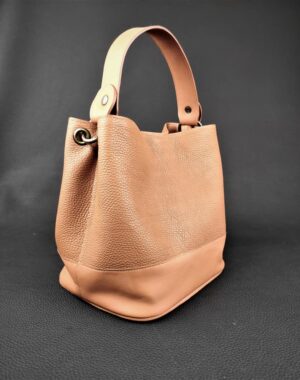 Sac à main seau en cuir grainé camel artisanat français ofilducuir