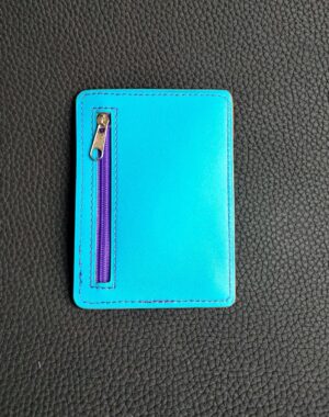 Porte carte ultra fin un portefeuille minimalisme en cuir bleu et tissu africain violet maroquinerie lyon