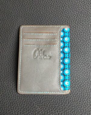 Porte carte ultra fin un portefeuille minimalisme en cuir gris souple fil turquoise et tissu africain