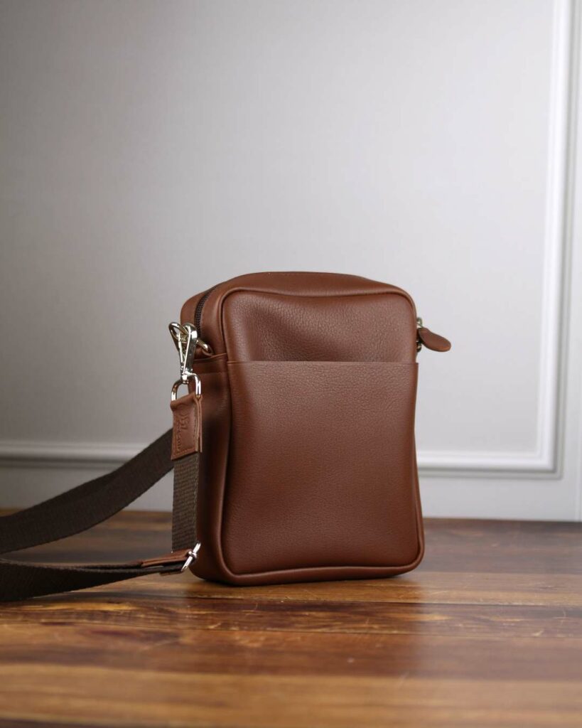 Sacoche en cuir marron pour homme : avec bandoulière amovible